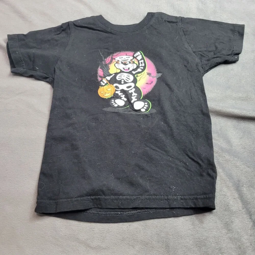 Bucees Shirt Boy Size 2T Black Skelton Halloween Spooky Stuf Truck Cant Talk Now